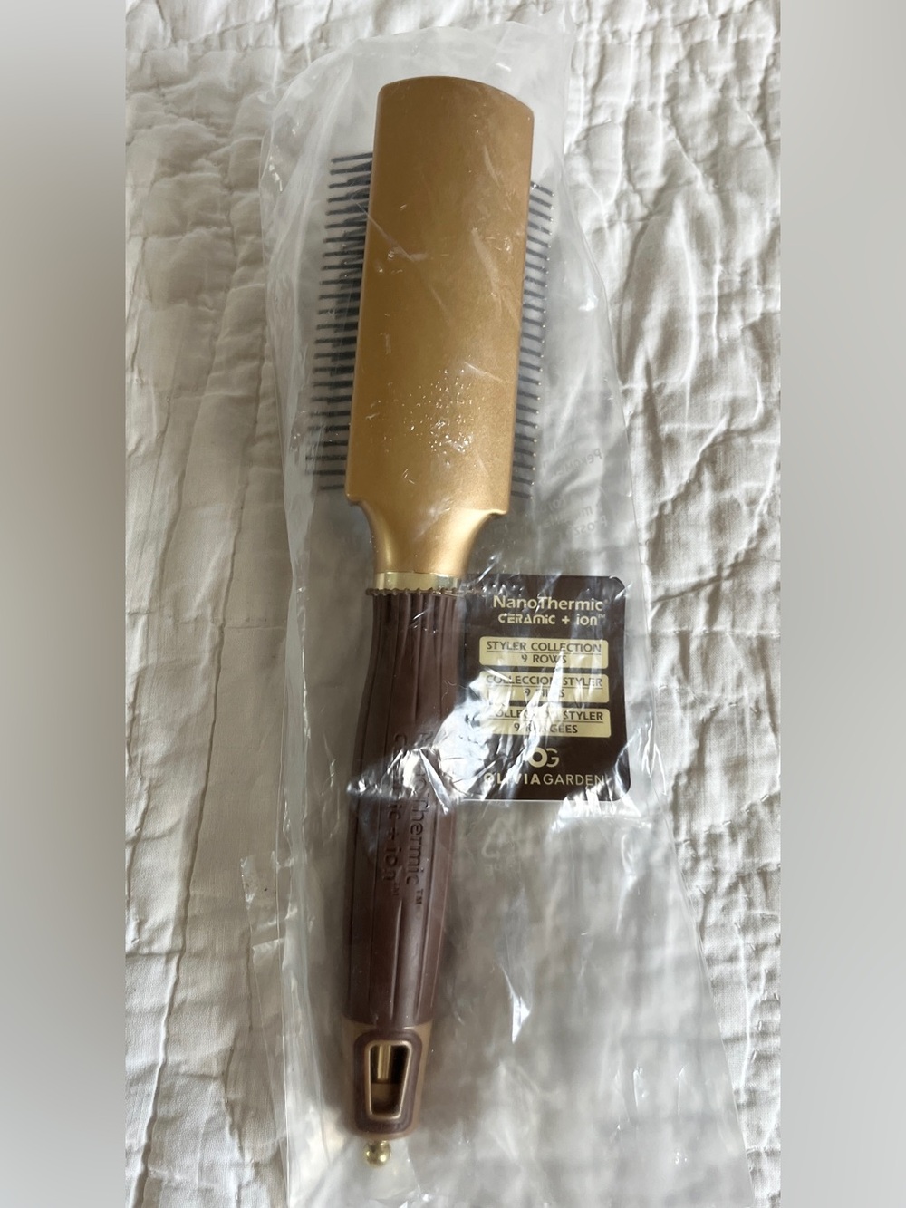 NWT Olivia Garden NanoThermic Ceramic + Ion 9 Row Styling Brush Hydrates - Picture 2 of 3
